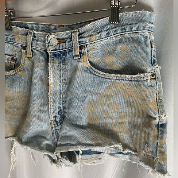 Distressed Levi High Waisted 550 Shorts - Picture 3 of 10